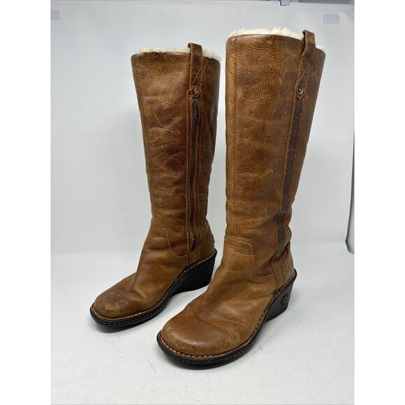 UGG Australia Hartley Brown Leather Shearling Lined Wedge Boot Women’s 8‎ - Picture 1 of 16